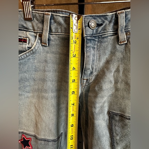 Tommy Hilfiger Patch Boyfriend Cropped Distressed Jeans Sz 2 Stars & H Patches - Picture 9 of 16